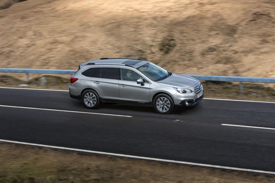 Subaru Outback 2.0D 2015 года  (UK) (фото 20 из 32)